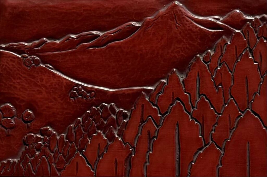 叙序圓ギャラリーVol.32 鎌倉彫『山並み』